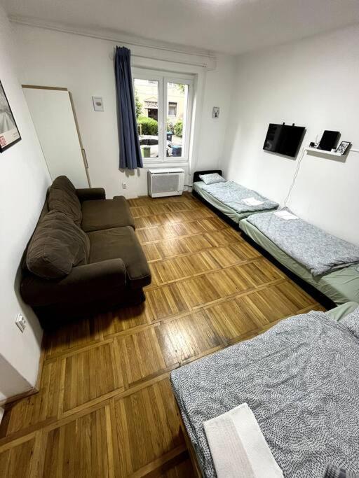 Hangulatos Lakas Zold Ovezeteben Apartamento Budapeste