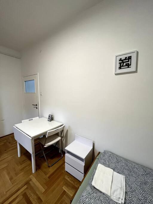 Hangulatos Lakas Zold Ovezeteben Budapeste